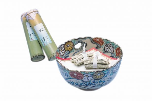 大願潮風の香りを含む昆布を材料とした羊かん価格　640円（税込）消費期限　10日