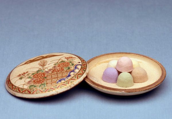 蜜祖和三盆糖打ち物、抹茶、玄米入り価格　24個入　880円（税込）消費期限　3ヶ月