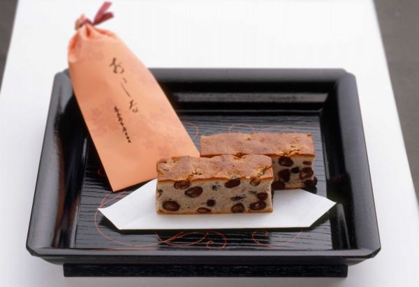 おゝしな膨らし粉の入らない丹波大納言入り和風カステラ価格　　 151円（税込）6個入　1、125円（税込）消費期限　1週間