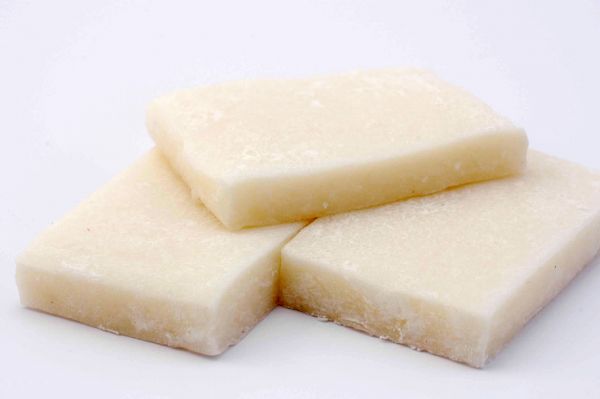 切　餅お正月や棟上げ等お祝い事には欠かせない昔からの定番です。美味しさたっぷり年間を通してお楽しみ頂けます。無添加のつきたてをご発送できます価格　円（税込）