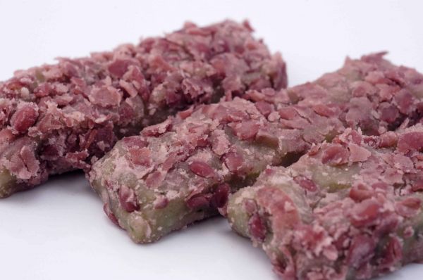 高麗餅草餅をやわらかく搗いて、水分を取ってぱらぱらにしたつぶしあんをまぶしてあります。価格　円（税込）消費期限　当日限り