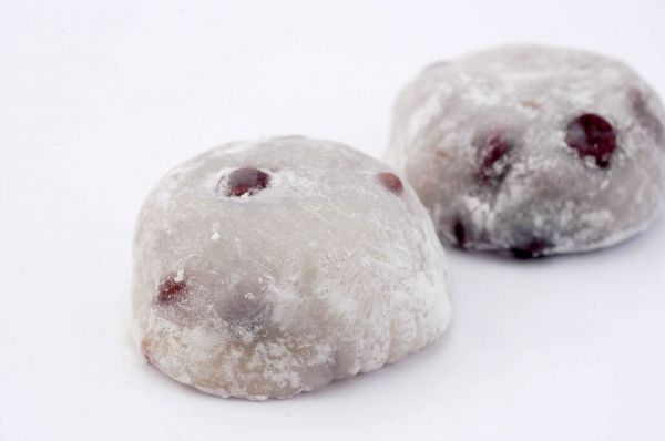 豆　大　福赤えんどう入り餅でこしあんを包みました。価格　円（税込）消費期限　当日限り