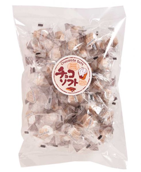 ちっちゃなソフトクリーム型のマシュマロ。中にはチョコクリームが入ってお子様に人気の商品です。