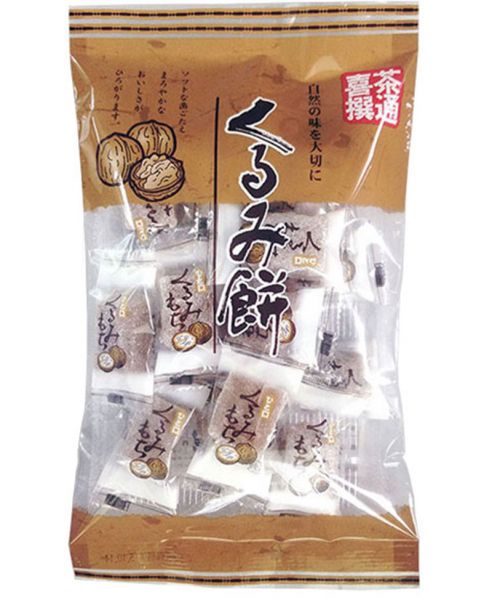 【くるみ餅】きざんだくるみを入れた一口サイズのお餅です。【商品内容】1袋210ｇ（1個約15ｇ、1袋に約14個入）　　賞味期限120日　　【アレルギー】　小麦・くるみ・大豆　　【成分】栄養成分表示100ｇ当たり（この表示値は目安です）　エネルギー：333kcalたんぱく質：2.3ｇ脂質：0.3ｇ炭水化物：80.3ｇ食塩相当量：0.19ｇ